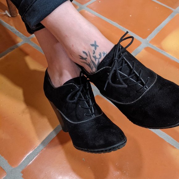 Black suede lace-up heels - Picture 4 of 5